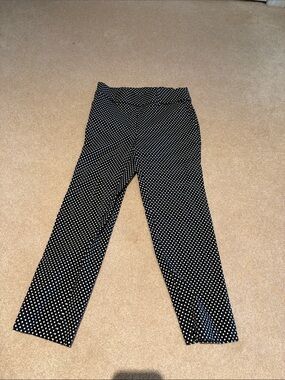 Classic Black Polka Dot Women's Capris